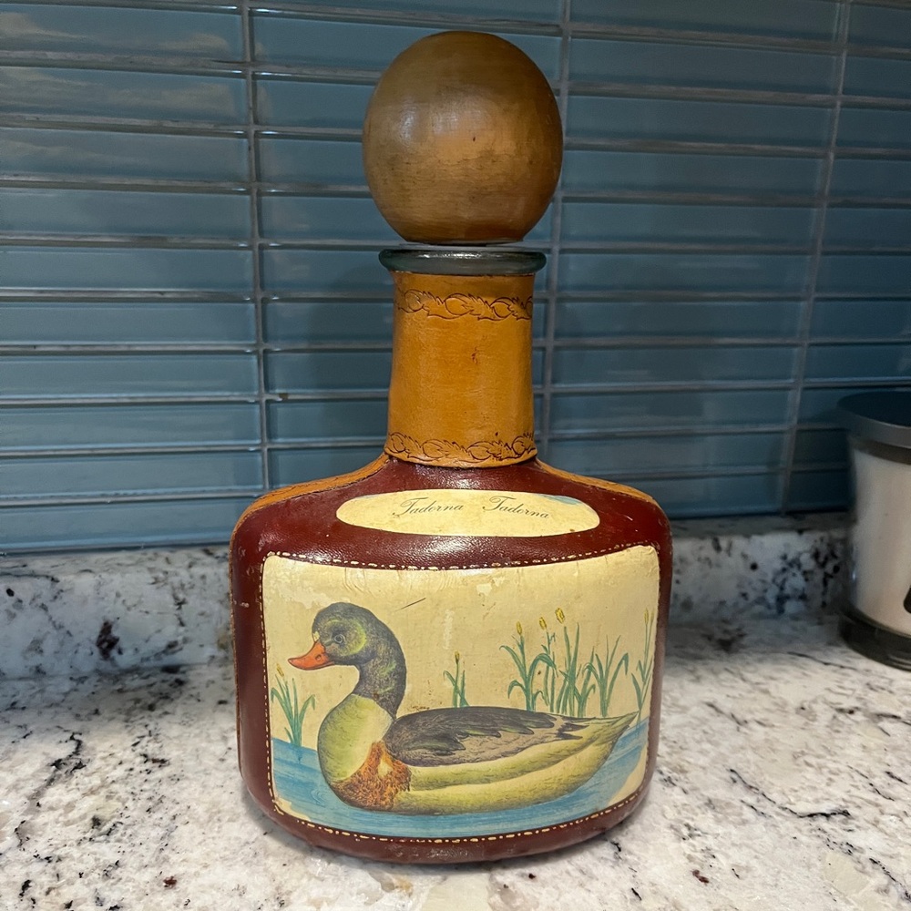 Fausto Corduri Duck Decanter genuine leather made in Florence, Italy